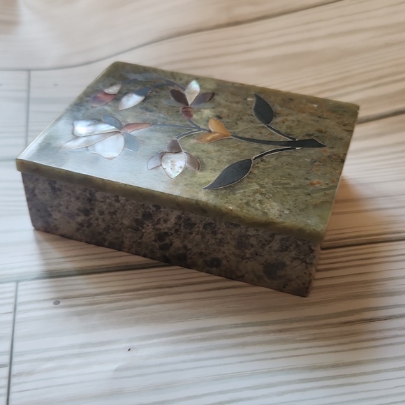 Jewelry Trinket box - Picture 2 of 3